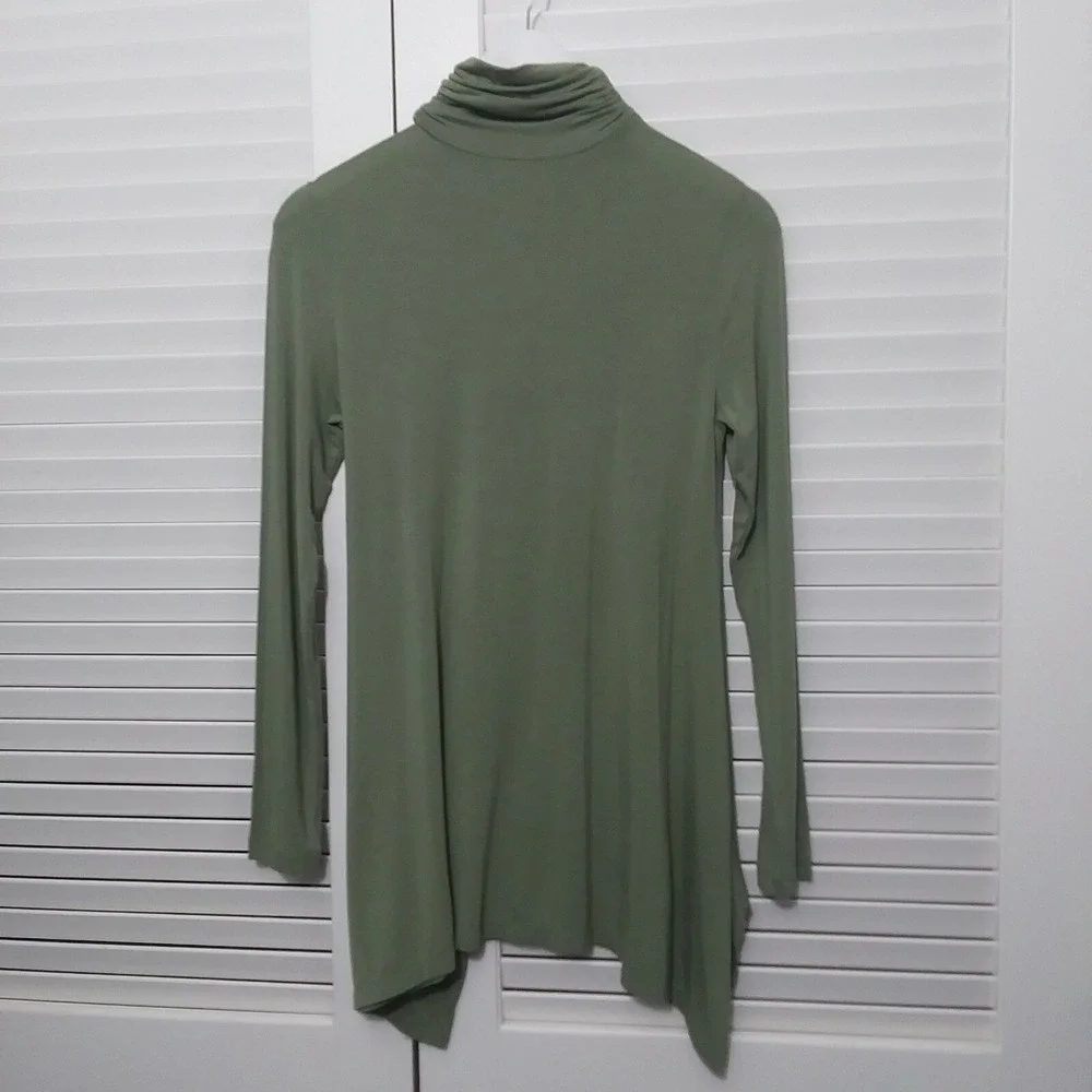 Soft Surroundings Olive Green Ruched Turtleneck Sharkbite Hem Tunic‎ Top PXS